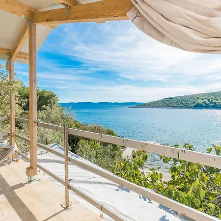 House Lady Anna Pašman